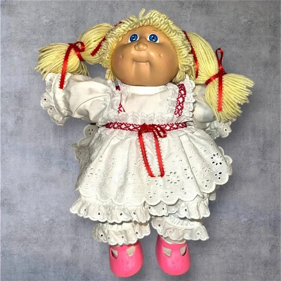 Vintage 1985 Cabbage Patch Kids Doll in White Eyelet Dress & Red Ribbon - Picture 2 of 8